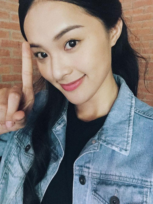 Nhan sắc cuốn hút, nụ cười rạng rỡ giúp Hạ Vi nhận được nhiều sự yêu mến từ khán giả.