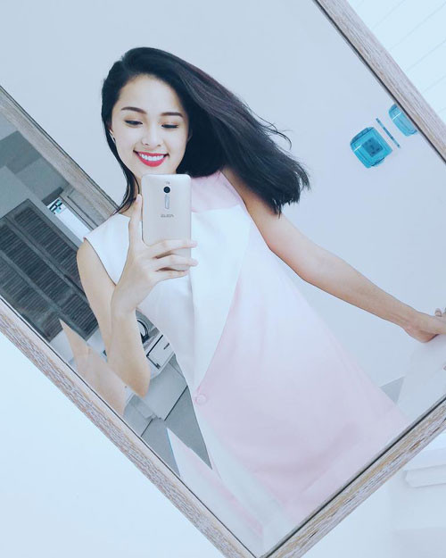 Sau một thời gian du học ở Singapore, cô không quay về Hải Phòng mà người đẹp đã chọn TP HCM là nơi lập nghiệp.