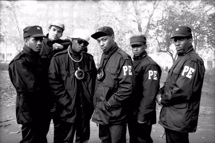 Trong 5 năm bắt đầu từ năm 1987, Public Enemy thống trị thế giới hip-hop với các album như Yo! Bum Rush Show (1987) và It Takes a Nation of Millions to Hold Us Back (1988). Năm 2004, Public Enemy được xếp ở vị trí thứ 44 trong danh sách “100 nghệ sĩ vĩ đại nhất của mọi thời đại” của tạp chí Rolling Stone.