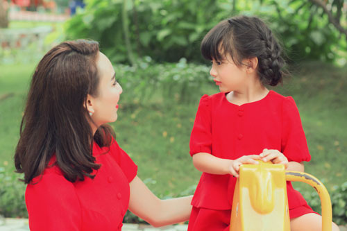 Ngọc Diễm luôn tự hào vì bé Chiko rất ngoan ngoãn, thông minh và khá tự lập. Được biết, Hoa hậu Du lịch Việt Nam 2008 từng chia sẻ tình cảm gia đình là điều quý giá nhất với cô.