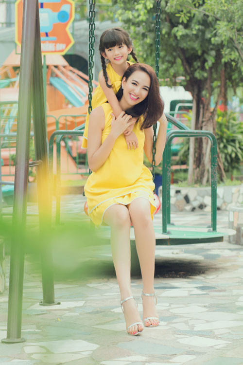 Dù không thích cụm từ "bà mẹ đơn thân" nhưng hồi đầu tháng 8 vừa rồi, Ngọc Diễm vẫn công khai đang nuôi con gái nhỏ một mình.