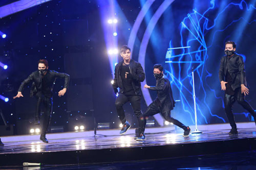 Tiết mục cuối cùng của Cường Seven cũng khiến khán phòng reo hò bởi kỹ năng nhảy múa đẹp và xuất thần. Trấn Thành khen Cường Seven có thần thái và biểu cảm tốt.