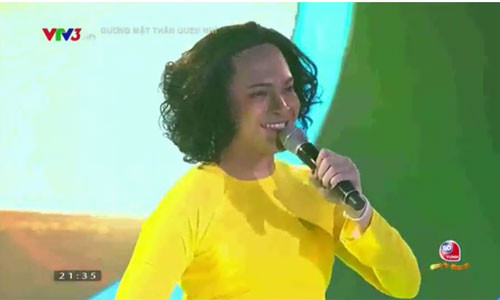 Phuong My Chi an tien nho hat luyen-Hinh-2