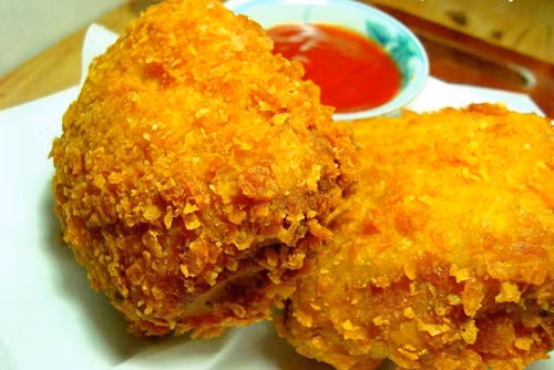 Nhiều loại thực phẩm chế biến sẵn, thức ăn nhanh sử dụng quá nhiều dầu để chiên, đáng lo ngại là dầu hydro hóa, khi các loại thực phẩm giàu tinh bột được chiên trong dầu này ở nhiệt độ cao, sẽ sinh ra acrylamide, một chất gây ung thư.