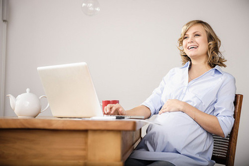 Hạn chế những nơi đông người. Những nơi đông người thường tiềm ẩn nhiều rủi ro như bệnh truyền nhiễm hoặc các tai nạn do chen lấn.