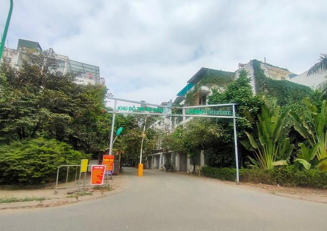 Tìm hiểu được biết, từ năm 2009, UBND TP Hà Nội ra quyết định thu hồi hơn 86.000m2 đất tại phường Thịnh Liệt, quận Hoàng Mai, giao cho Công ty CP Đầu tư và phát triển Lũng Lô 5 để thực hiện dự án đầu tư xây dựng khu chức năng đô thị Ao Sào ( Khu đô thị Ao Sào). 