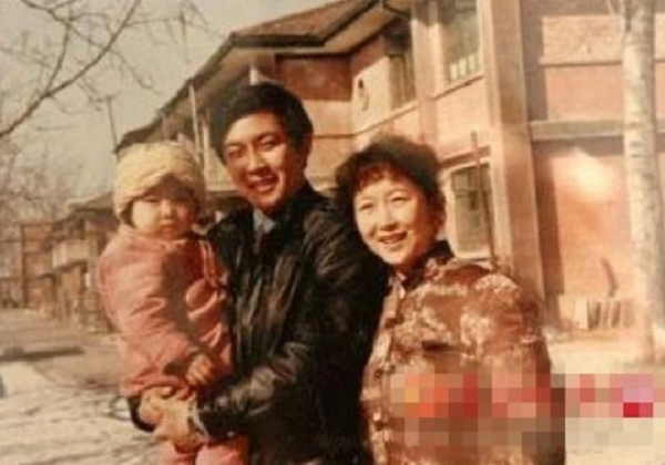 Đường Quốc Cường và người vợ đầu tiên - Tôn Đào có một con gái chung (Ảnh: Sina).