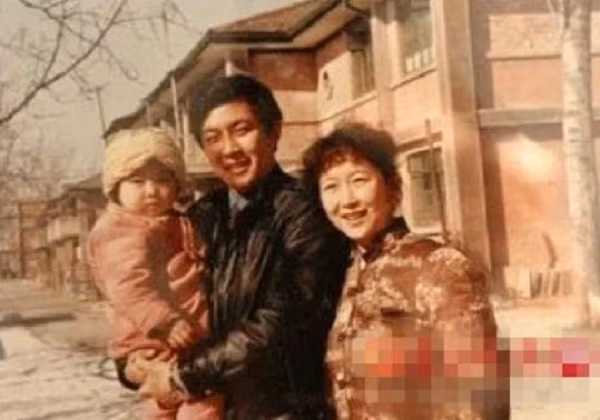 Đường Quốc Cường và người vợ đầu tiên - Tôn Đào có một con gái chung (Ảnh: Sina).