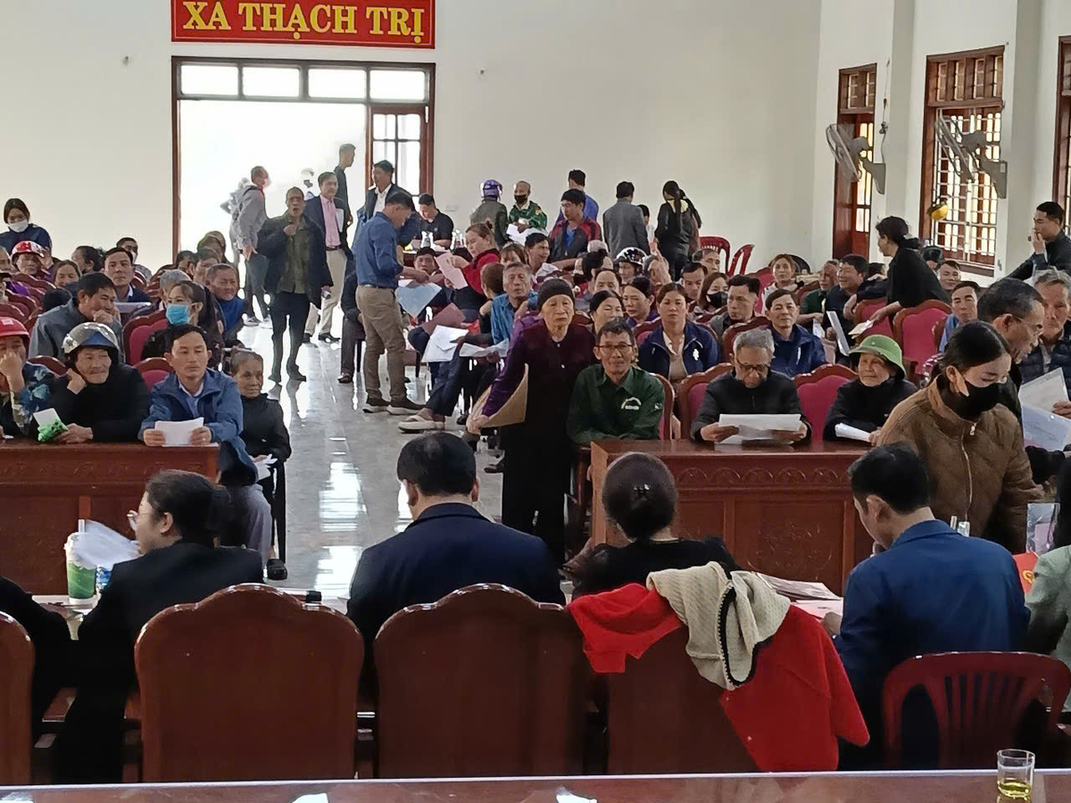 Hàng vạn hộ dân ở Hà Tĩnh đổ xô đi chỉnh lý bìa đất Hang van ho dan o Ha Tinh do xo di chinh ly bia dat