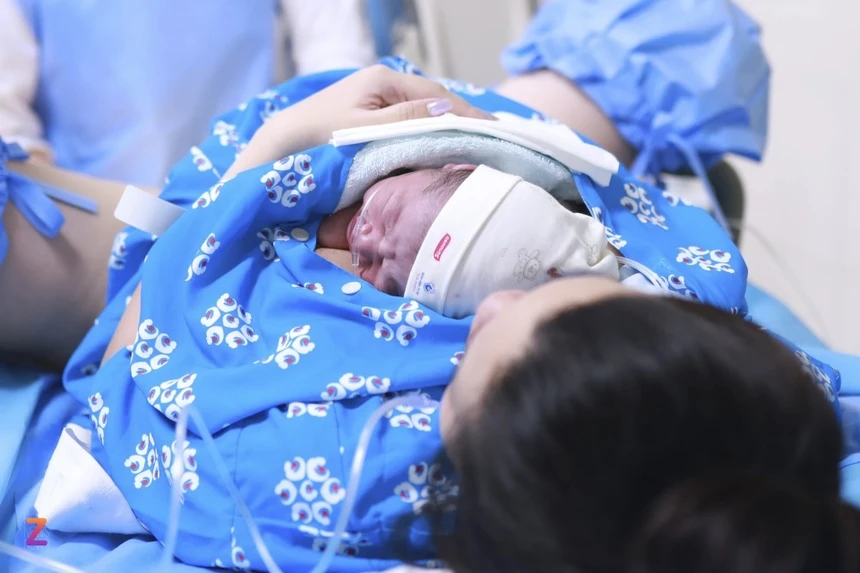 Dịp Tết cận kề, nhiều người lo lắng trước nỗi sợ khi đối diện với câu hỏi "bao giờ sinh con?". Ảnh minh họa: Quỳnh Danh.