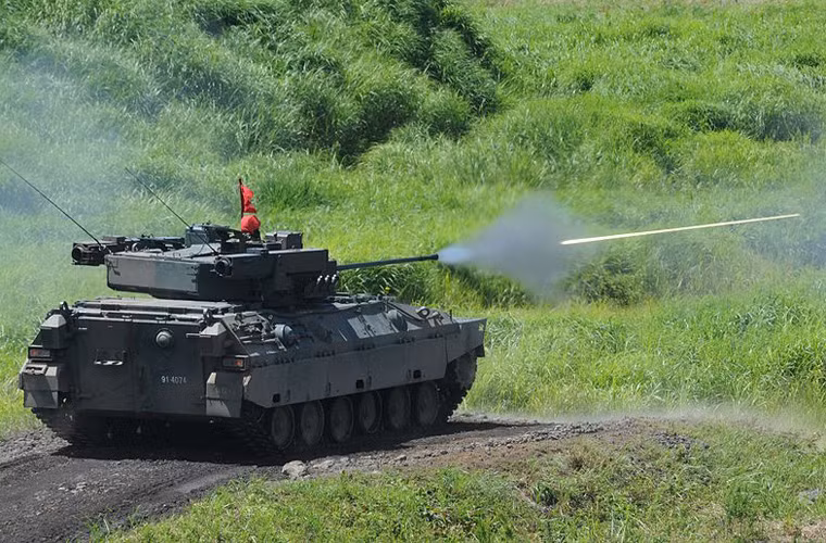 Trên cơ sở các danh mục phương tiện cơ giới hạng nặng của Lực lượng Phòng vệ Nhật Bản (JSDF) thì có thể dự đoán được một số loại xe thiết giáp đã qua sử dụng sau. Đầu tiên, có thể kể đến dòng xe chiến đấu bộ binh Type 89 có số lượng 120 chiếc mà JSDF sử dụng từ năm 1989 đến nay. Nguồn ảnh: Wikipedia