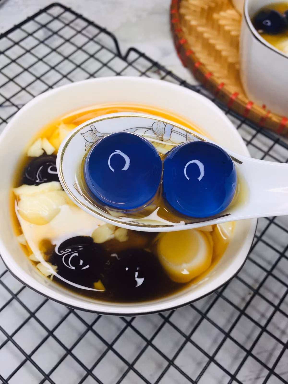 Tào phớ thạch hoa đậu biếc.