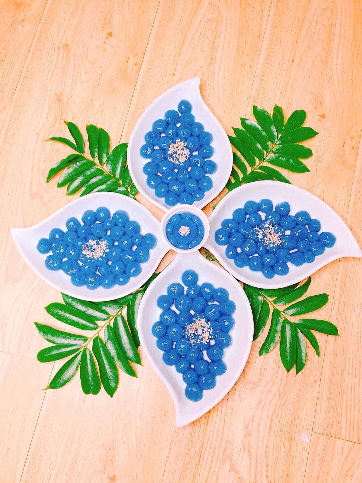 Những món ăn làm từ hoa đậu biếc đang gây sốt rần rần trên mạng xã hội bởi màu sắc quá nổi bật và dễ thương.