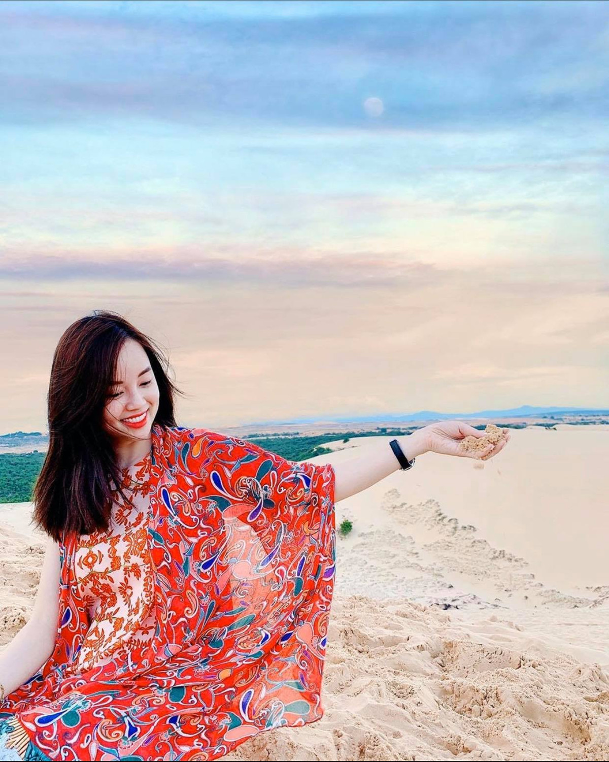 Sau thời gian ở ẩn, gần đây Ly Kute tái xuất với hình ảnh cực rạng rỡ trong chuyến du lịch cùng gia đình.