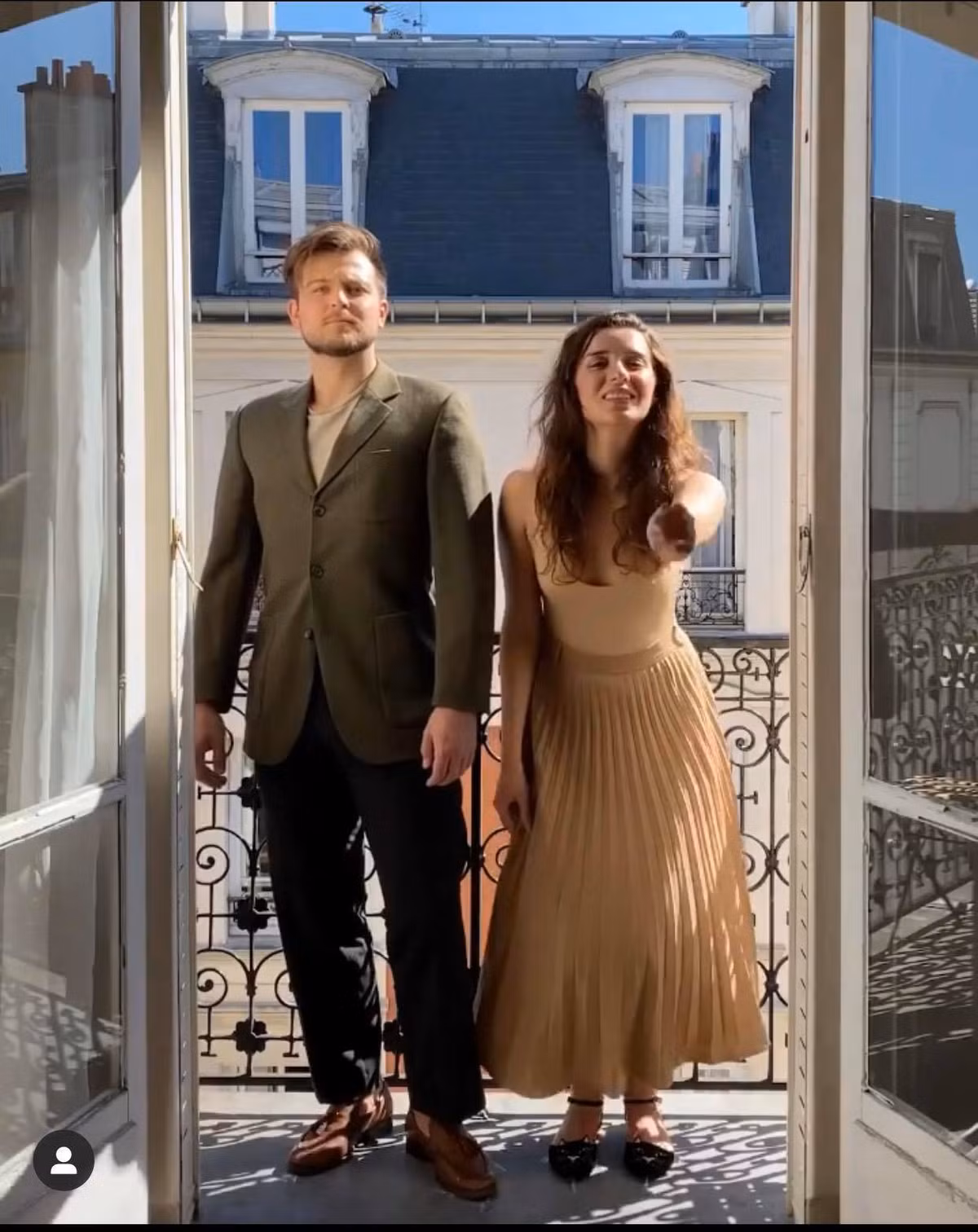 Sang trọng, thanh lịch với tông màu nâu trung tính.