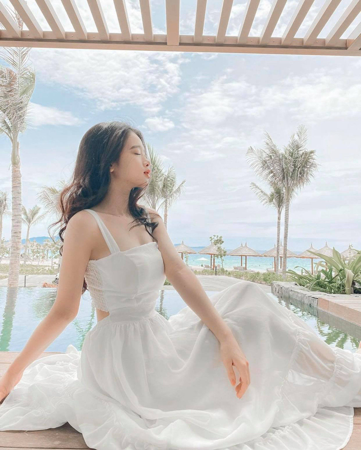 Linh Ka tên thật là Diệu Linh, được chú ý nhờ những bản cover gây tranh cãi từ khi còn rất trẻ.