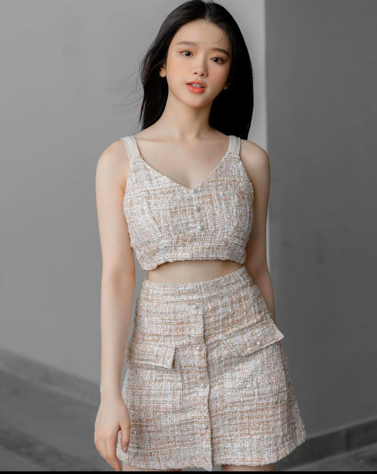 Cô nàng nhận được khá nhiều lời khen về gu thời trang của mình.