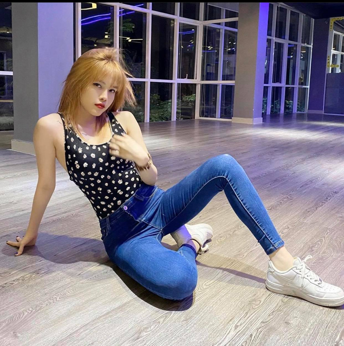 Gu thời trang của Thiều bảo Trâm được đánh giá là không hề kém cạnh "bạn trai tin đồn" của mình.