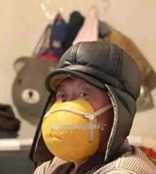 Khi không có điều kiện mua khẩu trang, người ta có thể chế khẩu trang từ vỏ bưởi...