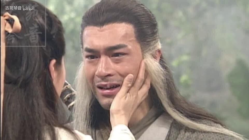 Không dừng lại ở đó, cư dân mạng còn phát hiện ra nhân vật Dương Quá trong "Thần điêu đại hiệp" năm nào cũng đã diện kiểu đầu này.