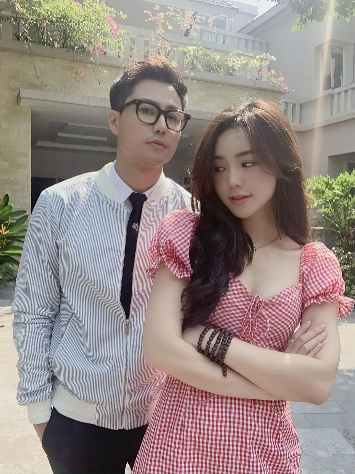 Quỳnh Kool tên thật là Nguyễn Thị Quỳnh sinh năm 1995 tại Thái Bình, từ hotgirl xinh đẹp, cô từng bước khẳng định tài năng của mình trong lĩnh vực điện ảnh qua những bộ phim đình đám: " Quỳnh búp bê", " Nhà trọ Balanha",...