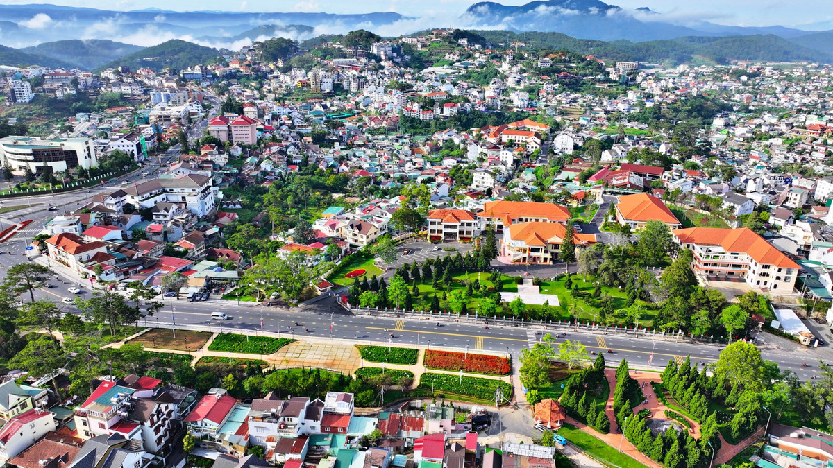 TP Đà Lạt đã tìm được nhà thầu thi công thảm bê tông nhựa đường Nhà Chung - Hình 2 TP Da Lat da tim duoc nha thau thi cong tham be tong nhua duong Nha Chung-Hinh-2