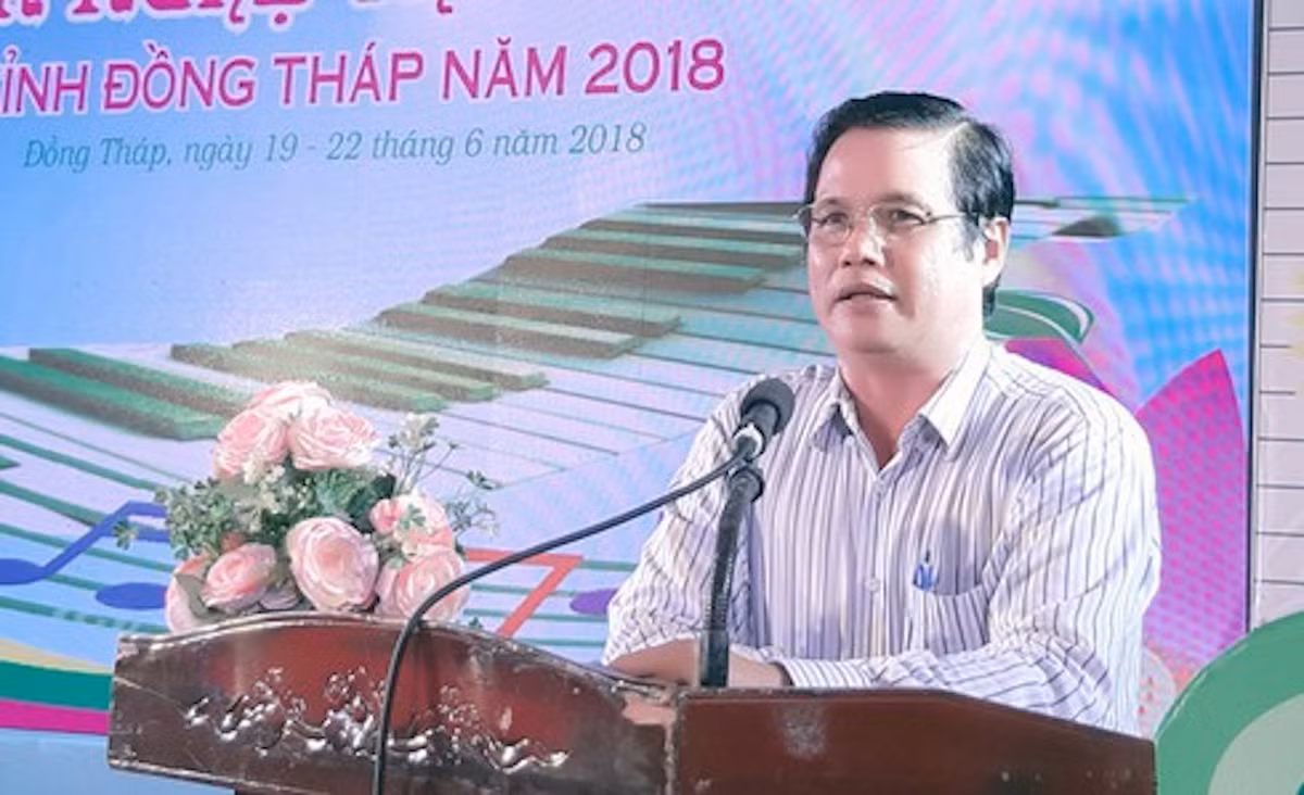 Nguyen nhan Pho giam doc So VHTT&DL Dong Thap bi truy to