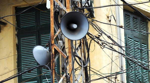 Trước đó, vào năm 2017, ông Nguyễn Đức Chung khi đó là chủ tịch UBND TP Hà Nội cho rằng "loa phường đã hoàn thành sứ mệnh" và tổ chức lấy ý kiến người dân về việc dừng sử dụng loa phường. Ảnh: Phạm Hùng.