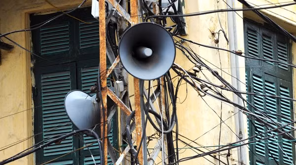 Trước đó, vào năm 2017, ông Nguyễn Đức Chung khi đó là chủ tịch UBND TP Hà Nội cho rằng "loa phường đã hoàn thành sứ mệnh" và tổ chức lấy ý kiến người dân về việc dừng sử dụng loa phường. Ảnh: Phạm Hùng.