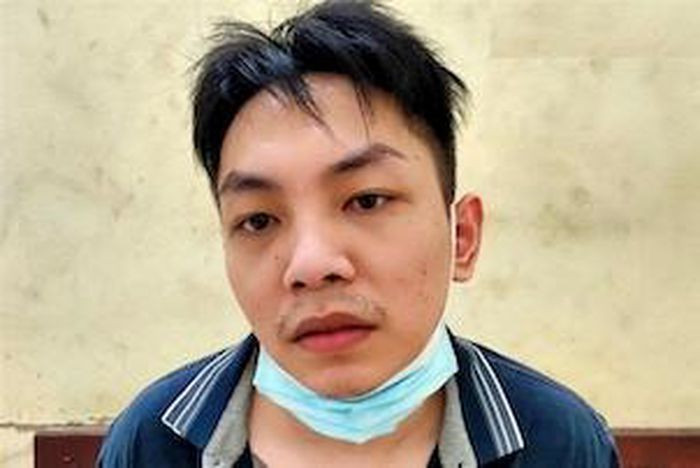  Đối tượng giết người bị bắt sau 4 năm trốn nã: Ngày 9/9, Công an quận Đống Đa (Hà Nội) cho biết, vừa bắt giữ Lê Quang Tiến (SN 1994, trú quận Ba Đình) khi đối tượng đang trốn ở phường Hàng Bột, quận Đống Đa sau hơn 4 năm bị truy nã đặc biệt về tội Giết người.