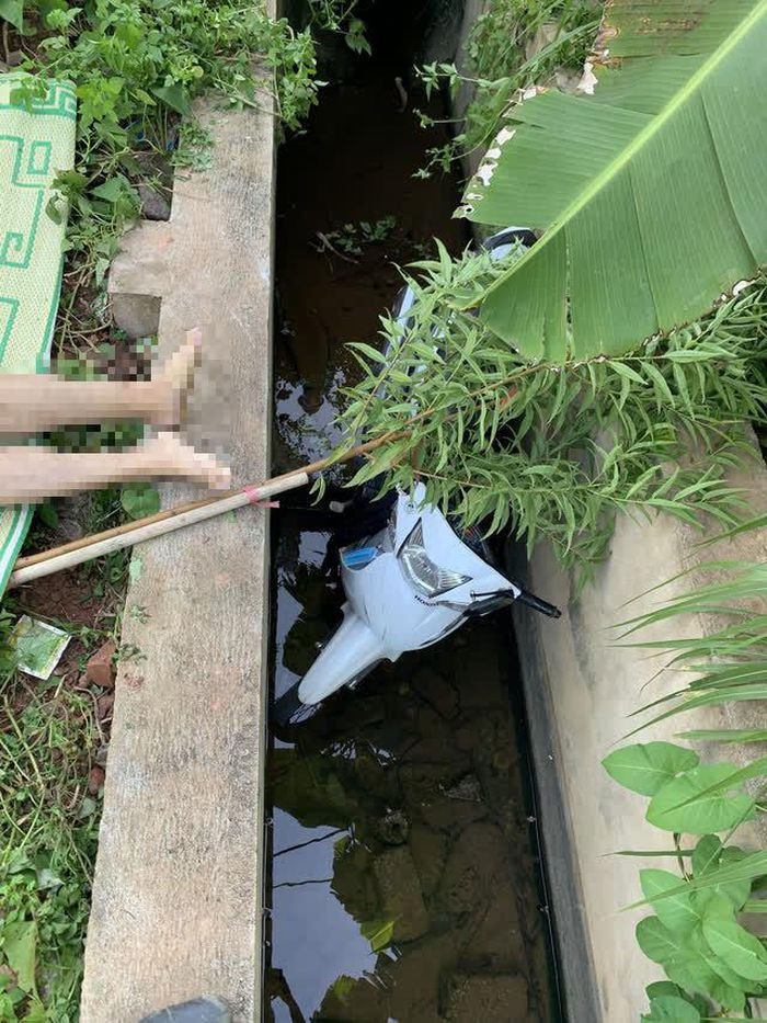  Phát hiện thi thể người đàn ông dưới mương nước: Chiều 9/9, Công an huyện Lục Nam (Bắc Giang) cho biết, người dân tại xã Bảo Sơn phát hiện anh Phạm Ngọc Hinh (SN 2001, người địa phương) dưới mương nước. Hiện nguyên nhân tử vong cùa anh Hinh đang được các cơ quan chức năng tích cực điều tra, làm rõ. 