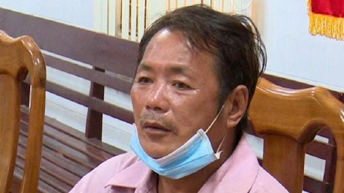  Bắt giữ đối tượng đốt nhà, mưu sát người tình: Nguyễn Văn Dũng (SN 1971, trú huyện Phú Tân, An Giang) và bà V.T.N. (SN 1972, trú TP Châu Đốc) sinh sống với nhau như vợ chồng, thời gian gần đây do phát sinh mâu thuẫn trong quá trình sinh sống nên Dũng đã mua xăng và đốt nhà bà N. Ngày 9/9, Dũng bị Công an tỉnh An Giang bắt giữ.