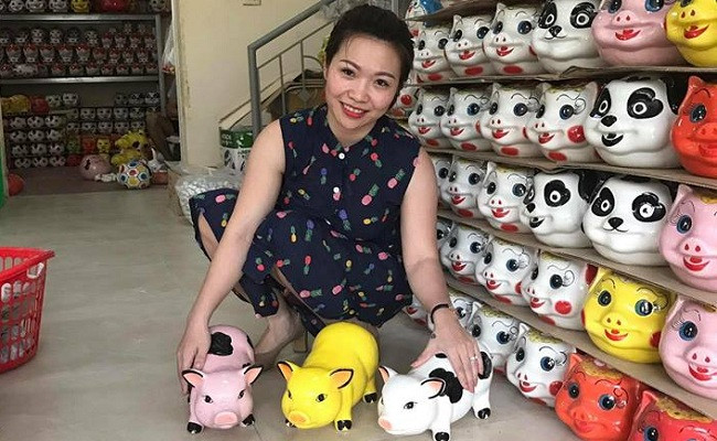 Theo Công an huyện Gia Lâm, hơn 40 người ở nhiều tỉnh, thành phố đã gửi đơn báo bị Ngân "gốm" lừa đảo số tiền lớn. Cá nhân tố bị chiếm đoạt tài sản nhiều nhất là hơn 200 triệu đồng. Cơ quan điều tra đã thu thập nhiều chứng cứ liên quan vụ án. Bị can cũng thừa nhận chiếm đoạt tổng số tiền hơn 500 triệu đồng của các bị hại. 