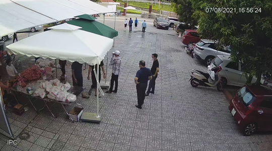 Thông tin bất ngờ từ vụ “tố” Chủ tịch phường Long Biên đánh bạc - Hình 2 Thong tin bat ngo tu vu “to” Chu tich phuong Long Bien danh bac-Hinh-2