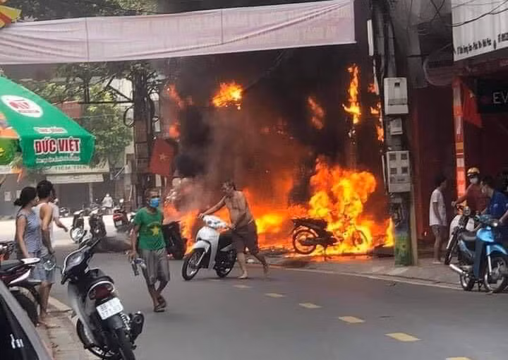 Ngon lua kinh hoang thieu rui 4 nha o Vinh Phuc