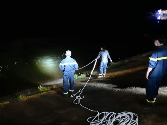 Tin nong 8/9: Be gai bi cha duong xam hai, me de hanh ha-Hinh-2