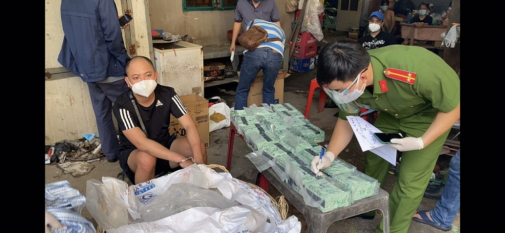 Loi dung “luong xanh” cho ma tuy, biet chet sao van lao dau?