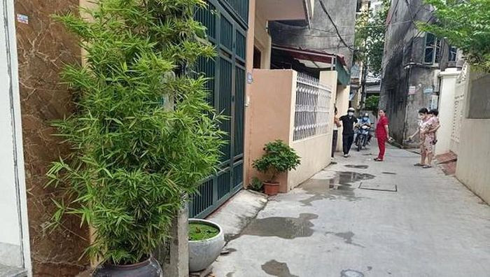  Mâu thuẫn, thợ cơ khí chém đồng nghiệp tử vong: Trong lúc uống rượu, N.Q.M. (SN 1991, trú huyện Thanh Hà, Hải Dương) và Đỗ Minh Thành (SN 1979, trú TP Hải Dương) xảy ra mâu thuẫn về việc thanh toán tiền công nên hai bên xô xát, chém nhau dẫn đến Thành bị thương và M. tử vong. Ngày 7/9, Công an TP Hải Dương cho biết đang điều tra, làm rõ. 