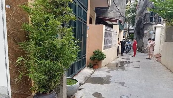  Mâu thuẫn, thợ cơ khí chém đồng nghiệp tử vong: Trong lúc uống rượu, N.Q.M. (SN 1991, trú huyện Thanh Hà, Hải Dương) và Đỗ Minh Thành (SN 1979, trú TP Hải Dương) xảy ra mâu thuẫn về việc thanh toán tiền công nên hai bên xô xát, chém nhau dẫn đến Thành bị thương và M. tử vong. Ngày 7/9, Công an TP Hải Dương cho biết đang điều tra, làm rõ. 