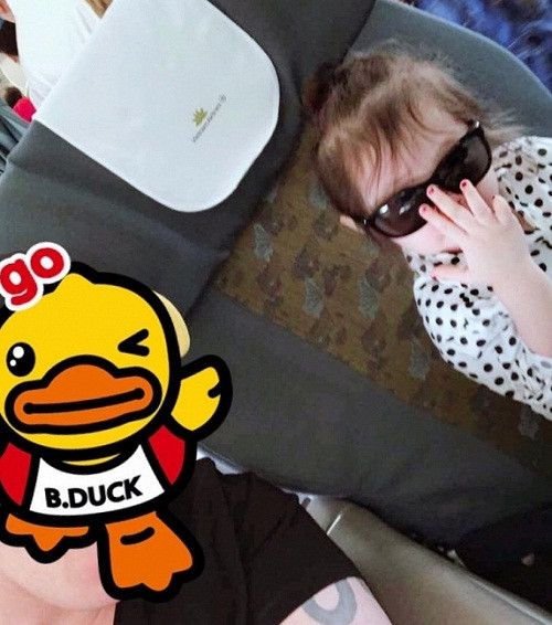 Khoe con gai Cadie Elly Tran de lo anh chong tin don