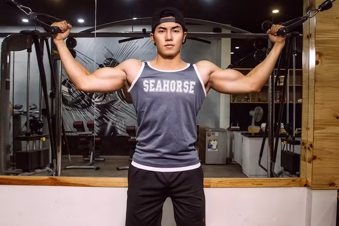 Cuối mỗi buổi tập, bạn đừng bỏ qua các bài giãn cơ. Chúng giúp hạn chế việc mỏi, đau cơ, đưa cơ thể từ trạng thái vận động về trạng thái bình thường.