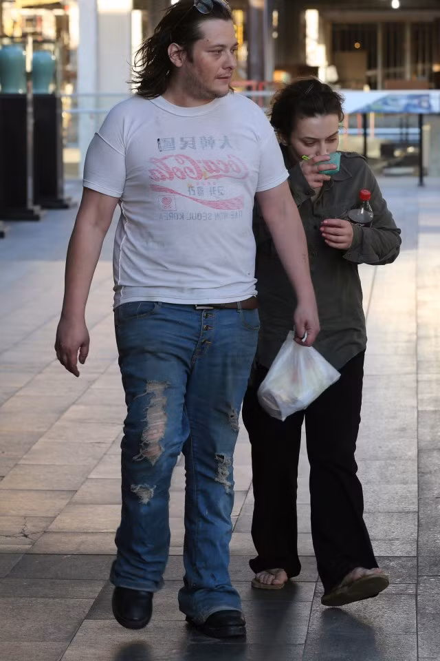 Khi đó, Furlong lập tức ly thân với vợ là Rachael Bella để đến với người tình mới. Nhưng thủ tục ly hôn rốt cuộc phải đến năm 2014 mới hoàn tất. Ảnh: Xposure.