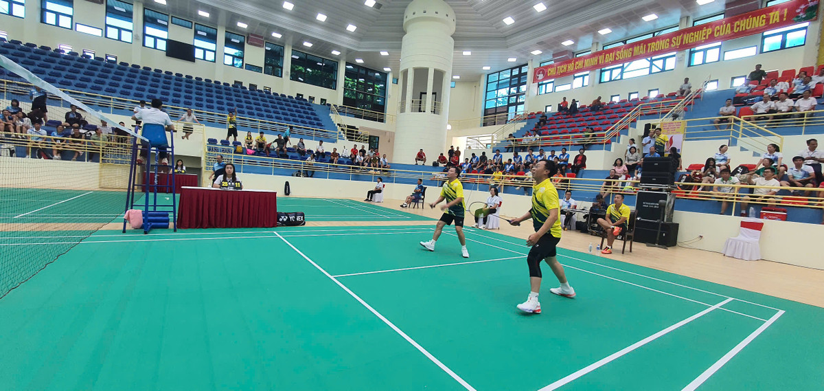 Khai mac Giai Cau long toan quoc Bao Thanh tra lan thu XIX-Hinh-9