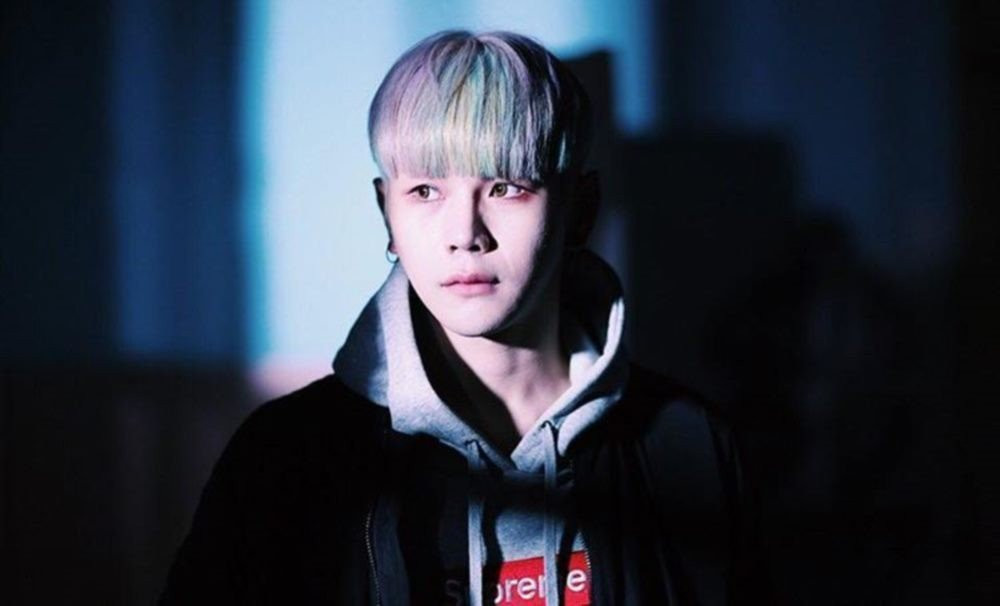 Hansol bày tỏ sự ủng hộ với cộng đồng LGBT trên các trang mạng xã hội như SNS, Instagram.