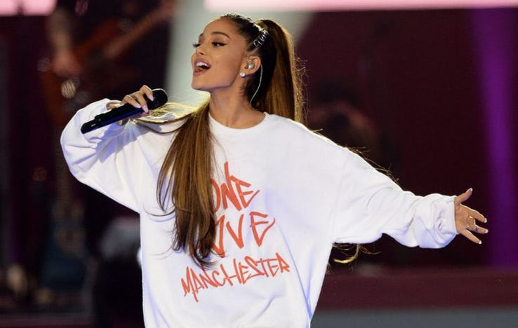 Nhưng người hâm mộ lại nhìn thấy sự lương thiện trong những giọt nước mắt cô khóc thương nạn nhân trong vụ tấn công tại Manchester. Ảnh: NME.