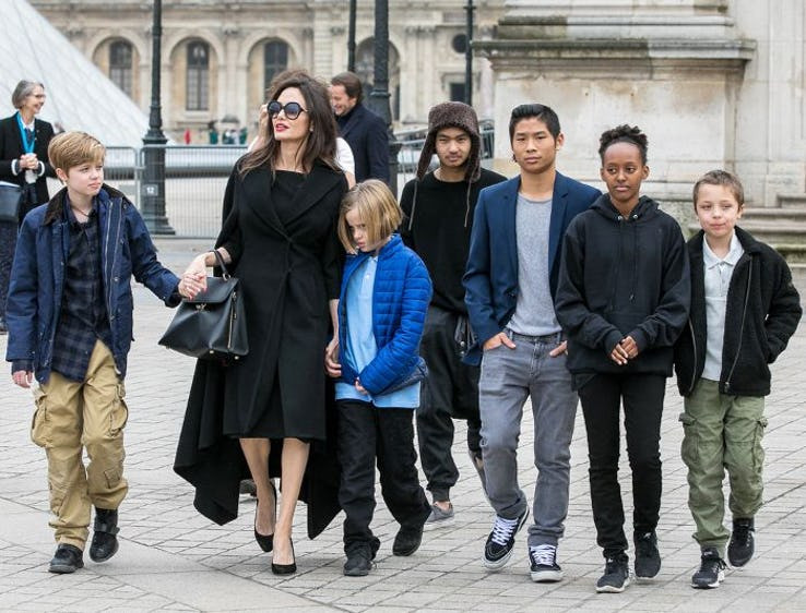 Angelina đã cùng các con đi du lịch, khám phá văn hóa Paris.