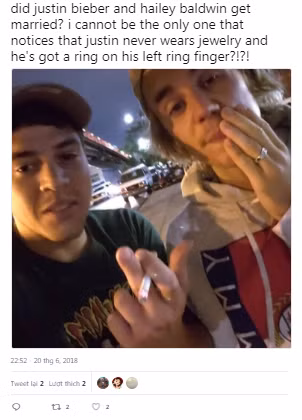 Justin chỉ đùa giỡn khi đeo chiếc nhẫn.