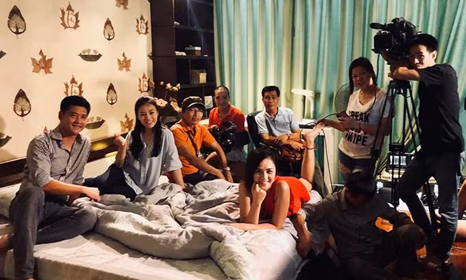 Anh còn từng bày tỏ cảm xúc trên trang Facebook cá nhân về "Quỳnh búp bê" mà mình tham gia rằng: "Bộ phim đáng xem nhất trong mùa hè này đó mọi người".