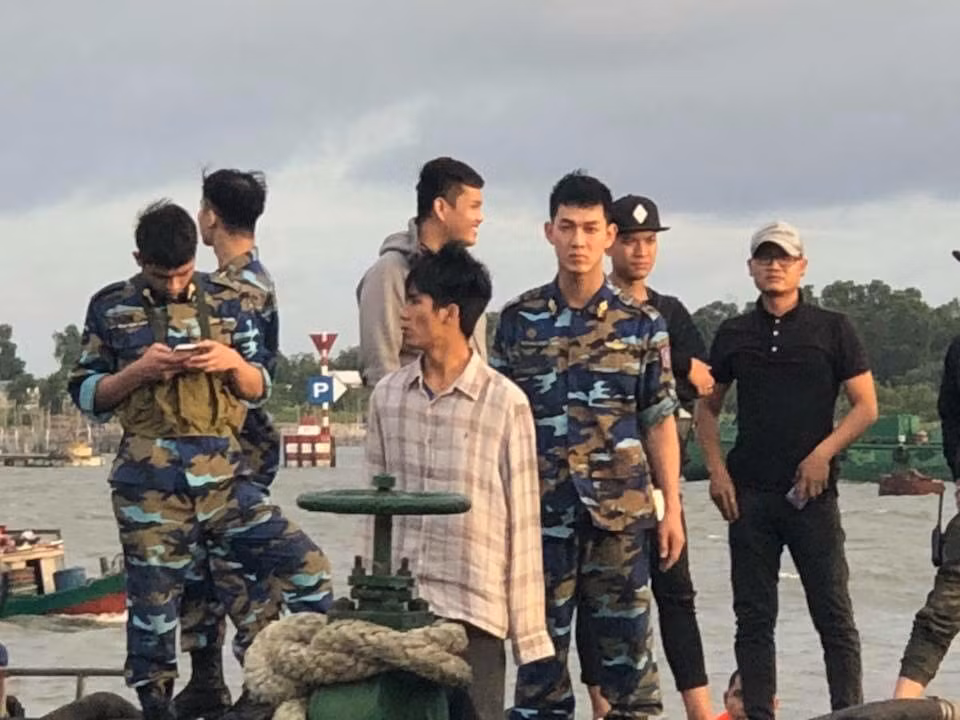 Song Luân trong hậu trường phim "Hậu duệ mặt trời" phiên bản Việt.