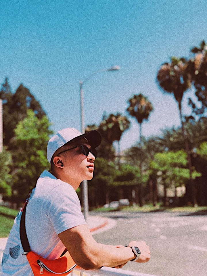 Sau mối tình không thành với nữ ca sĩ xứ Nghệ, Tùng Phan hiện đã yên bề gia thất bên vợ đẹp và con xinh.